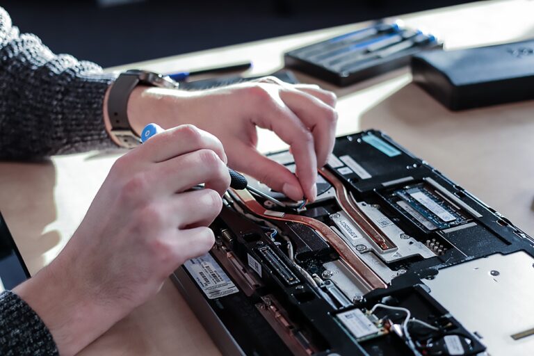 hardware-software-maintenance-support-troubleshooting-oman-muscat-768x512